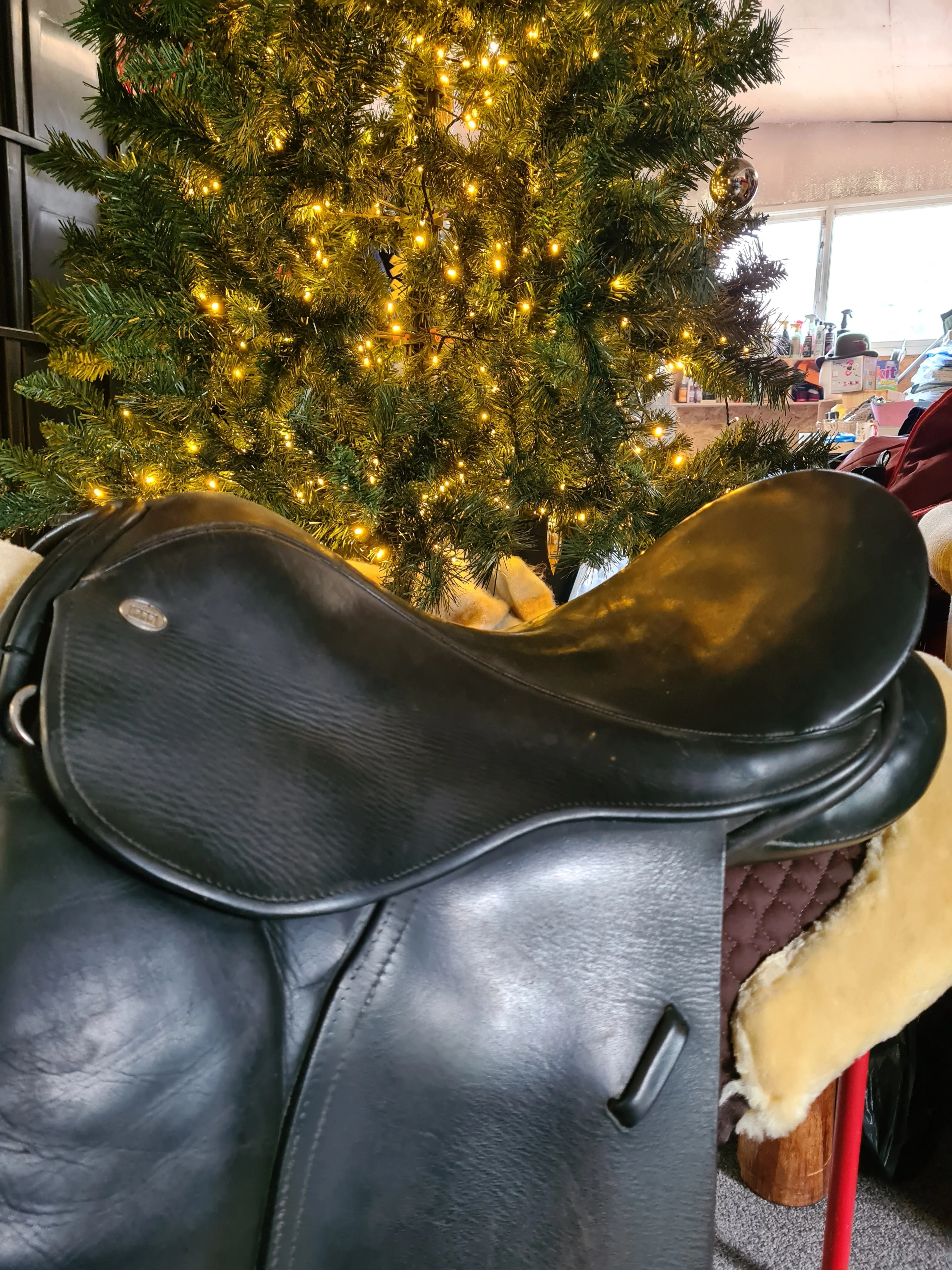 17" Manor House Staight Cut Working Hunter Saddle