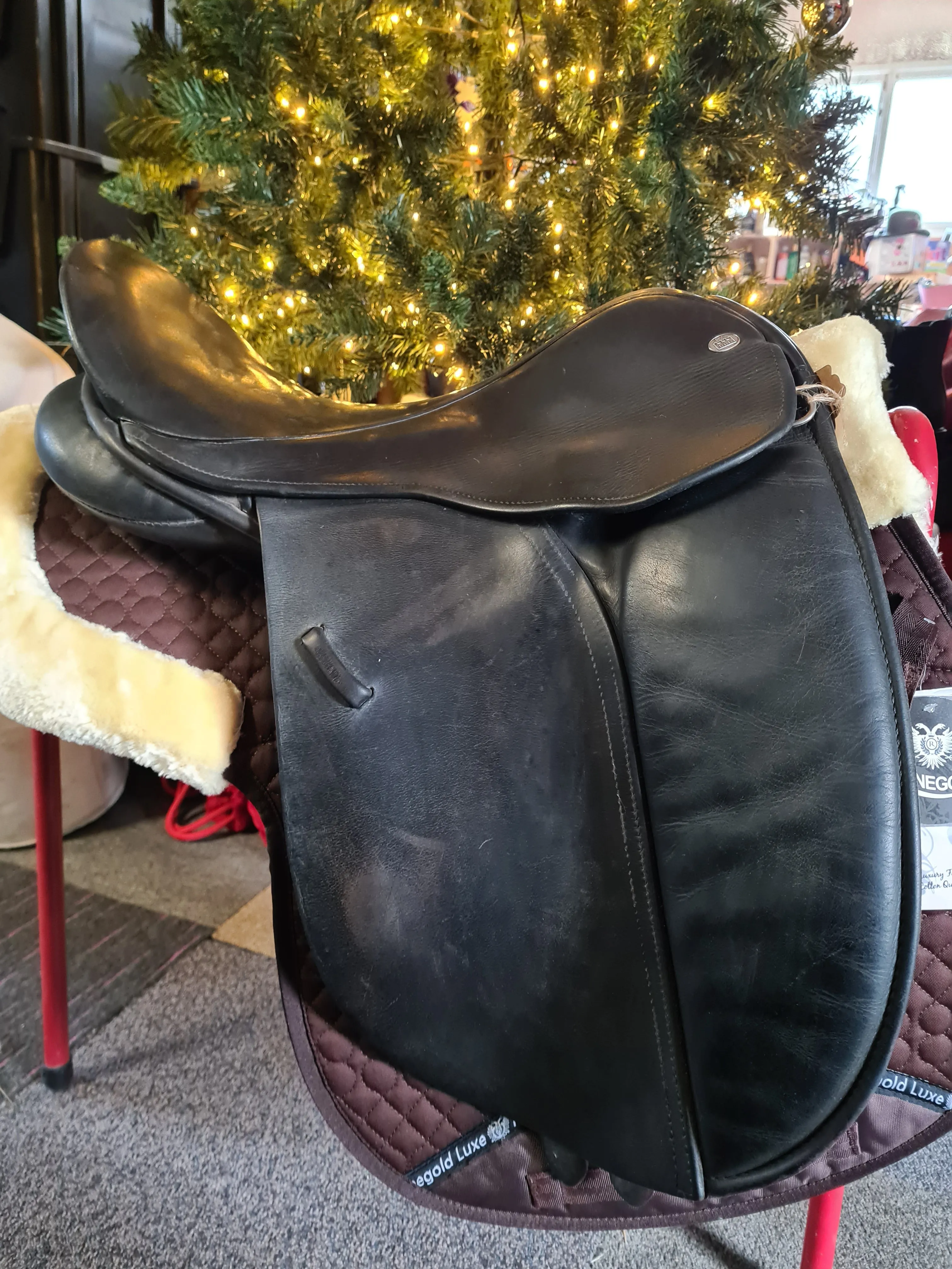 17" Manor House Staight Cut Working Hunter Saddle