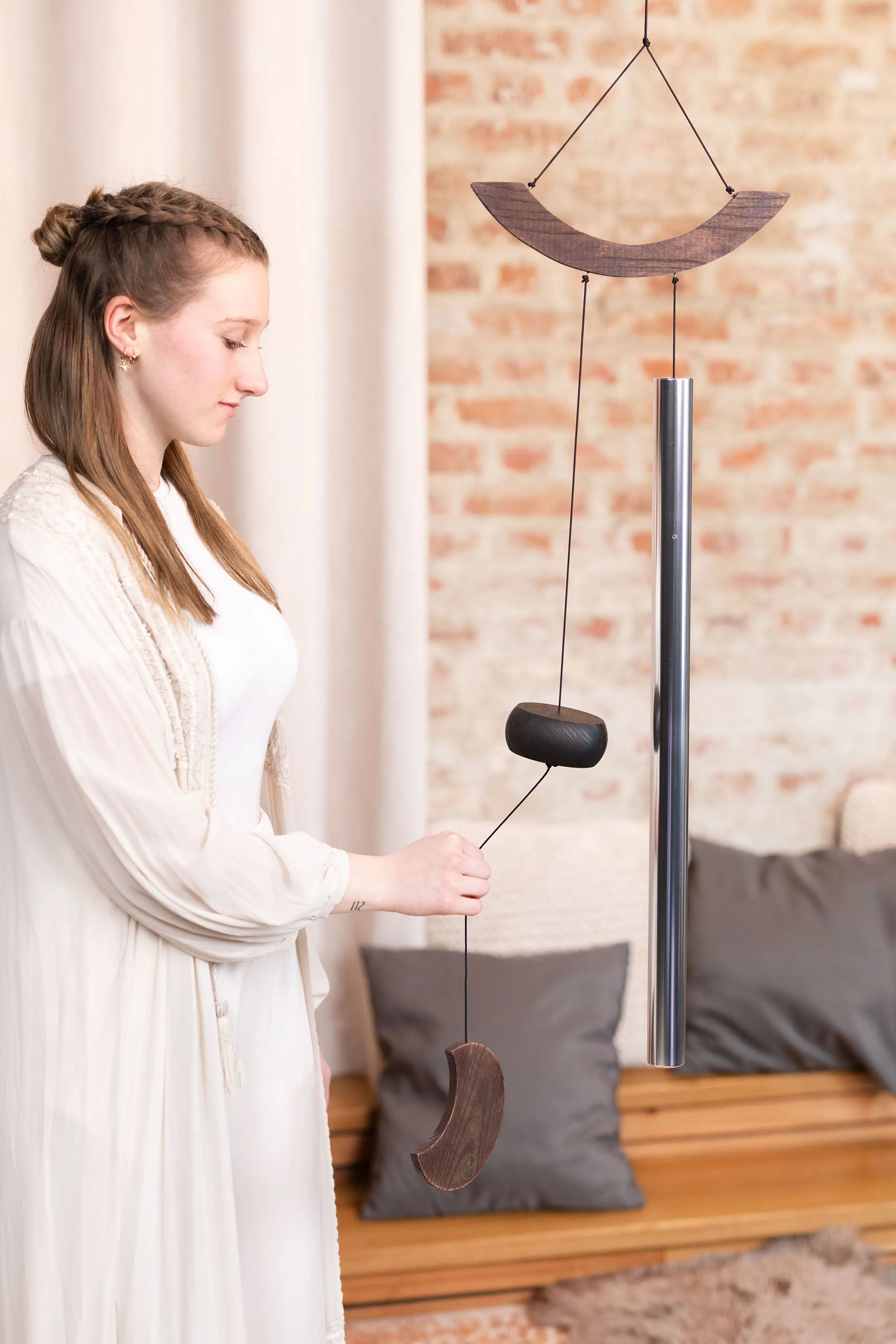 432 Hz Moon Meditation Chime 49" / 125 cm - Silver Bar & Wood