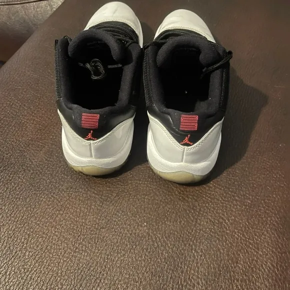 Air Jordan 11 Low Tuxedo Size 5y