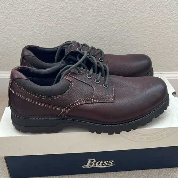 Bass KYLE II lace up brown leather shoes, size 11.5M