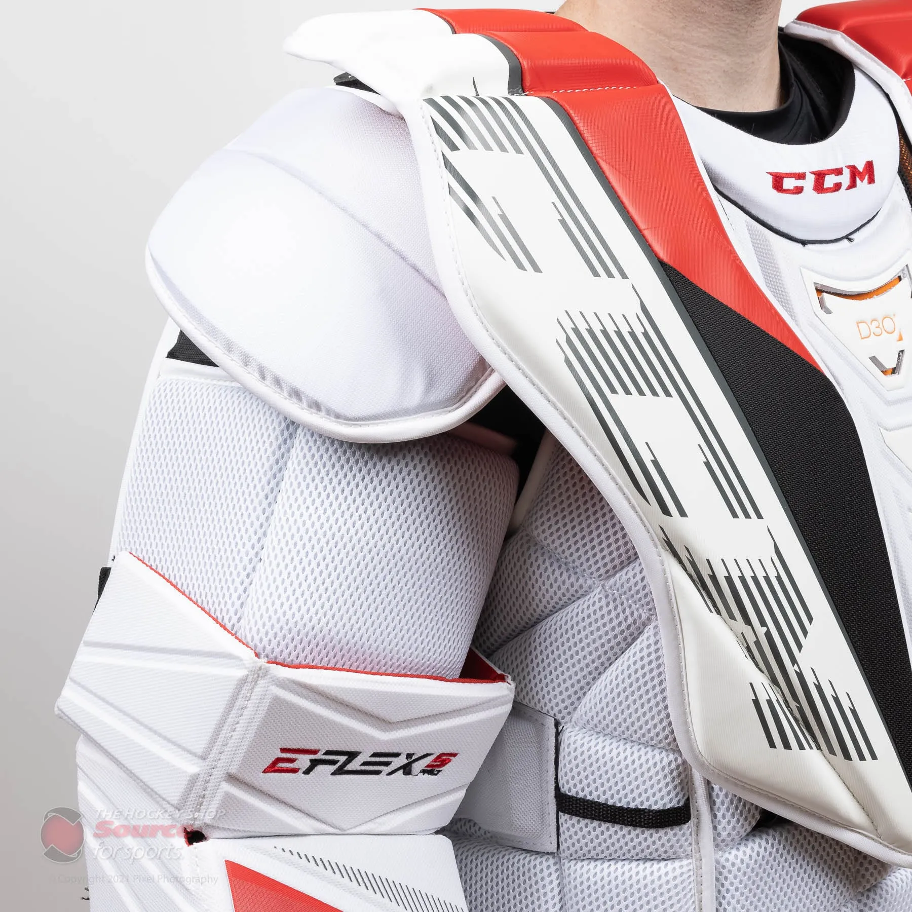 CCM Extreme Flex 5 Senior Chest & Arm Protector - White