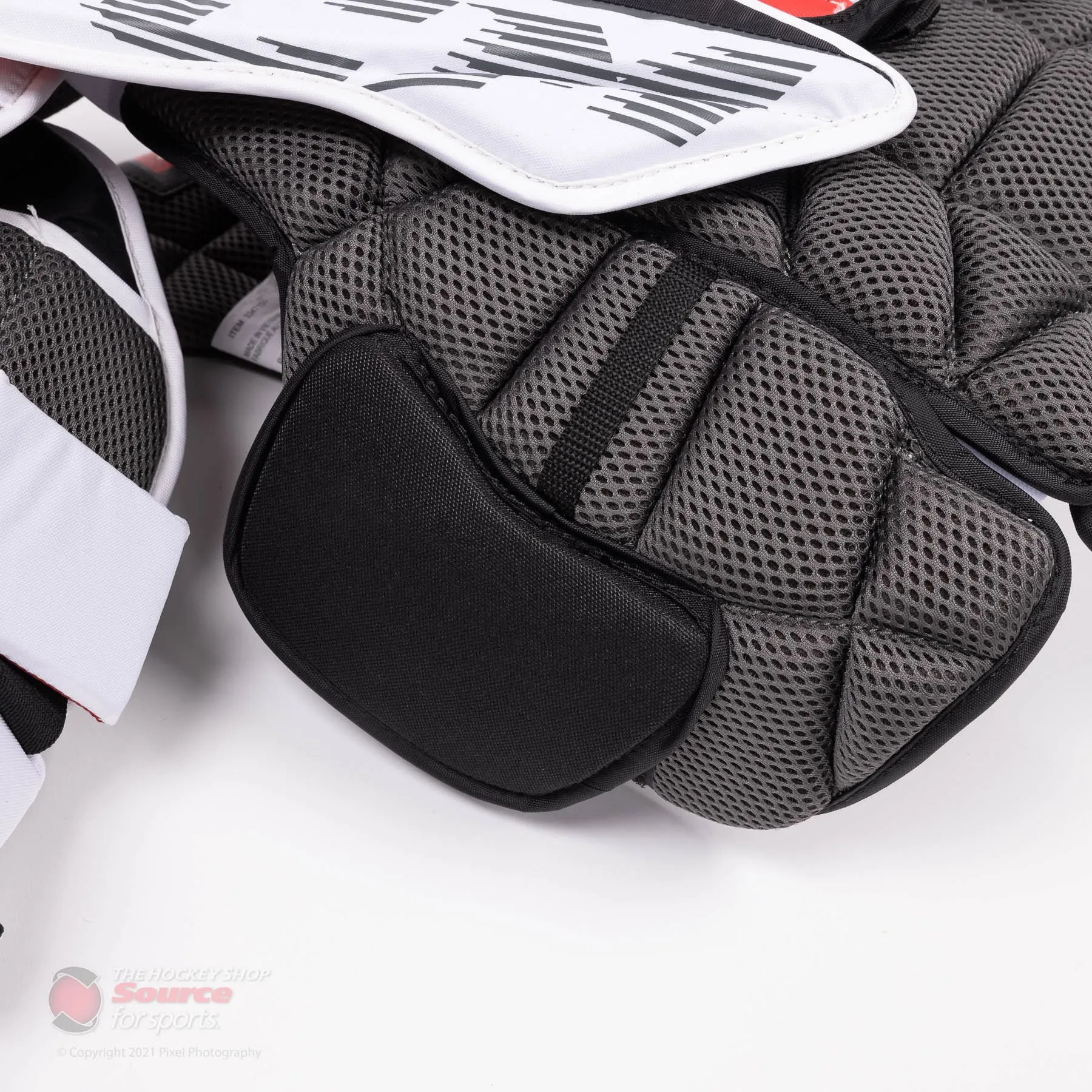 CCM Extreme Flex E5.5 Junior Chest & Arm Protector