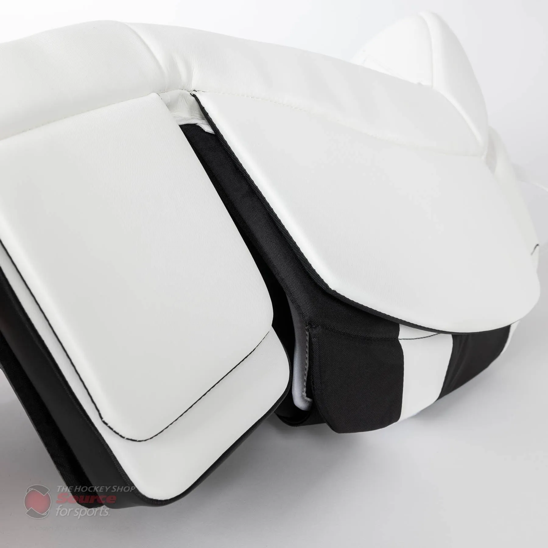 CCM Extreme Flex E5.9 Senior Goalie Leg Pads