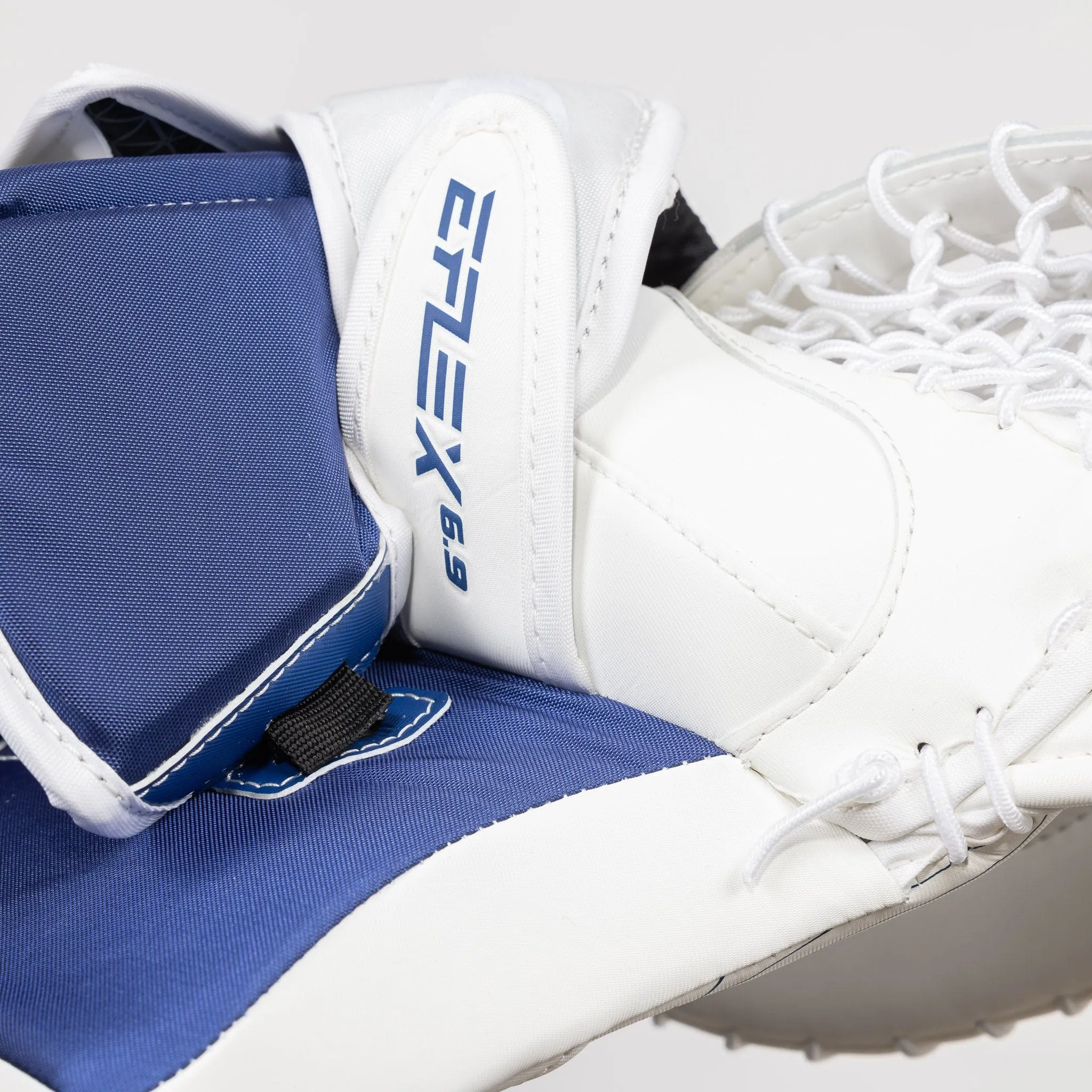CCM Extreme Flex E6.9 Senior Goalie Catcher