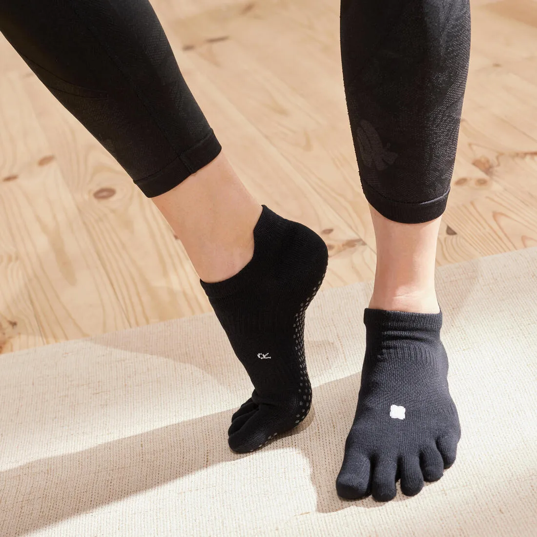 CHAUSSETTES YOGA 5 DOIGTS ANTIDERAPANTES GRIS CHINE