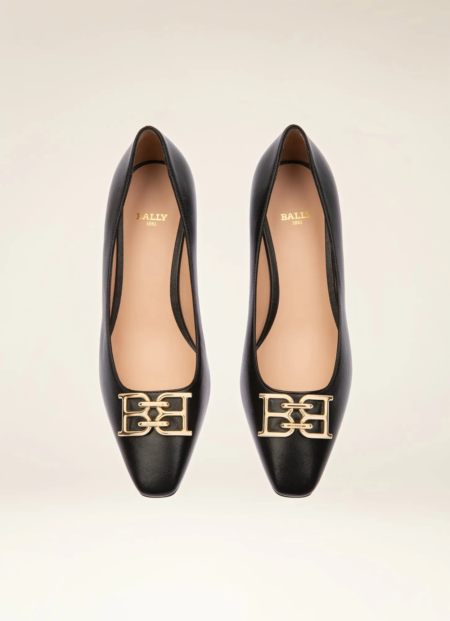 Evanca 45 in Black - Leather Pump Shoes