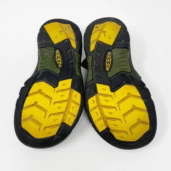 KEEN Green Unisex Kids Water Proof Closed Toe Shoe