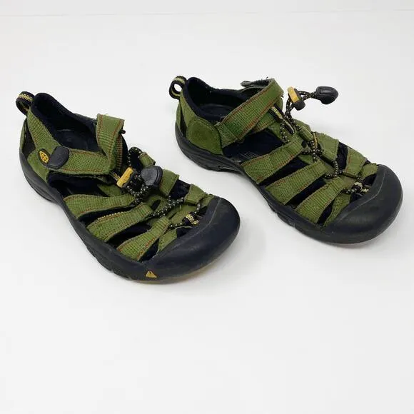 KEEN Green Unisex Kids Water Proof Closed Toe Shoe