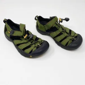 KEEN Green Unisex Kids Water Proof Closed Toe Shoe
