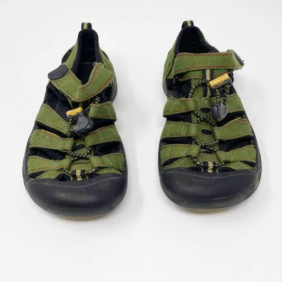 KEEN Green Unisex Kids Water Proof Closed Toe Shoe