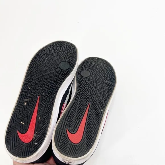 Nike SB Chron Black University Red Skate Shoe, Size 10