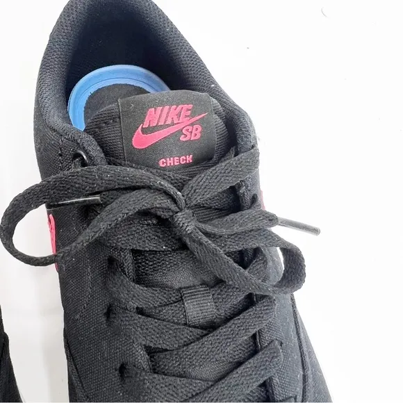 Nike SB Chron Black University Red Skate Shoe, Size 10