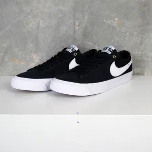 Nike SB Zoom Blazer Low Pro GT (Black/Black/White)