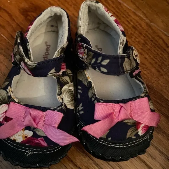 Pediped Floral With A Bow Shoes 6-12 Months