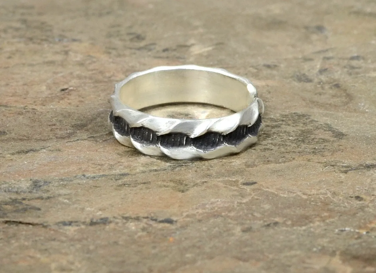 Sterling Silver Toe Ring with twisting grooves - toetally groovy