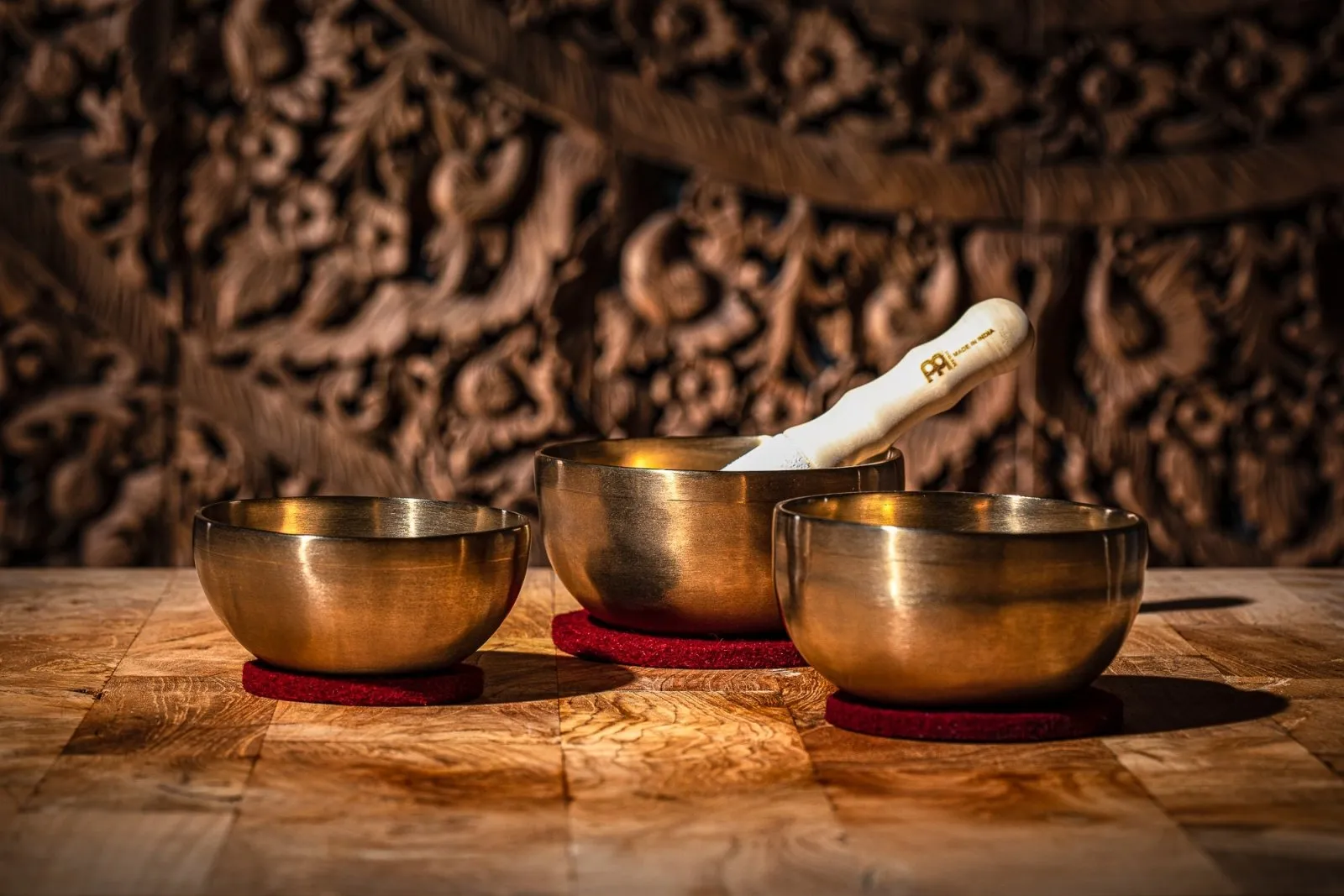 Universal Therapy Metal Singing Bowl Set of 3 Medium / 1500g