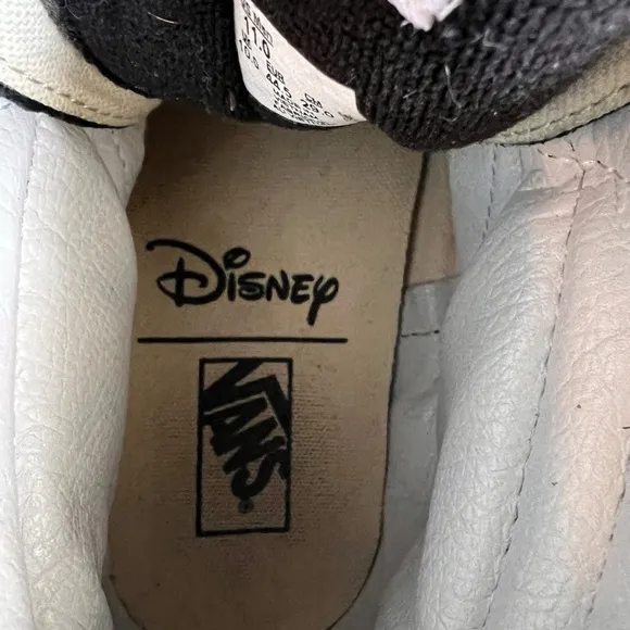 VANS Disney x Sk8-Hi Mickey and Friends Size 11