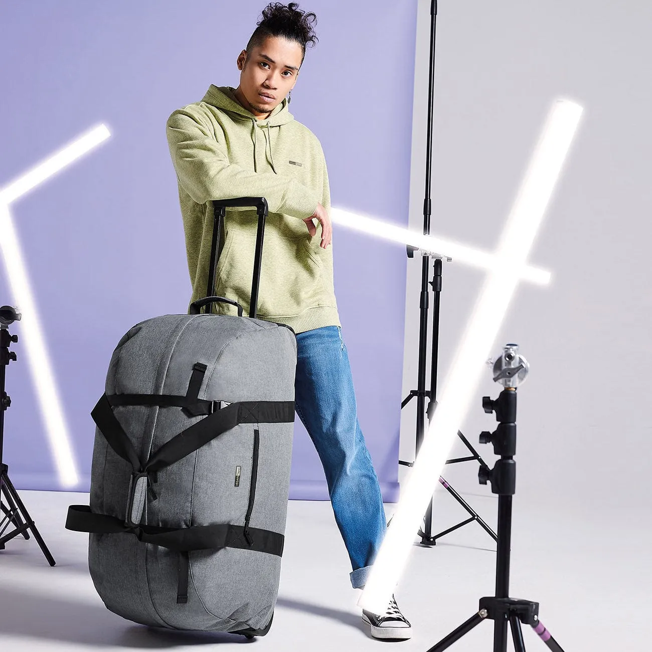 Vegan Classic Wheelie Holdall | Black