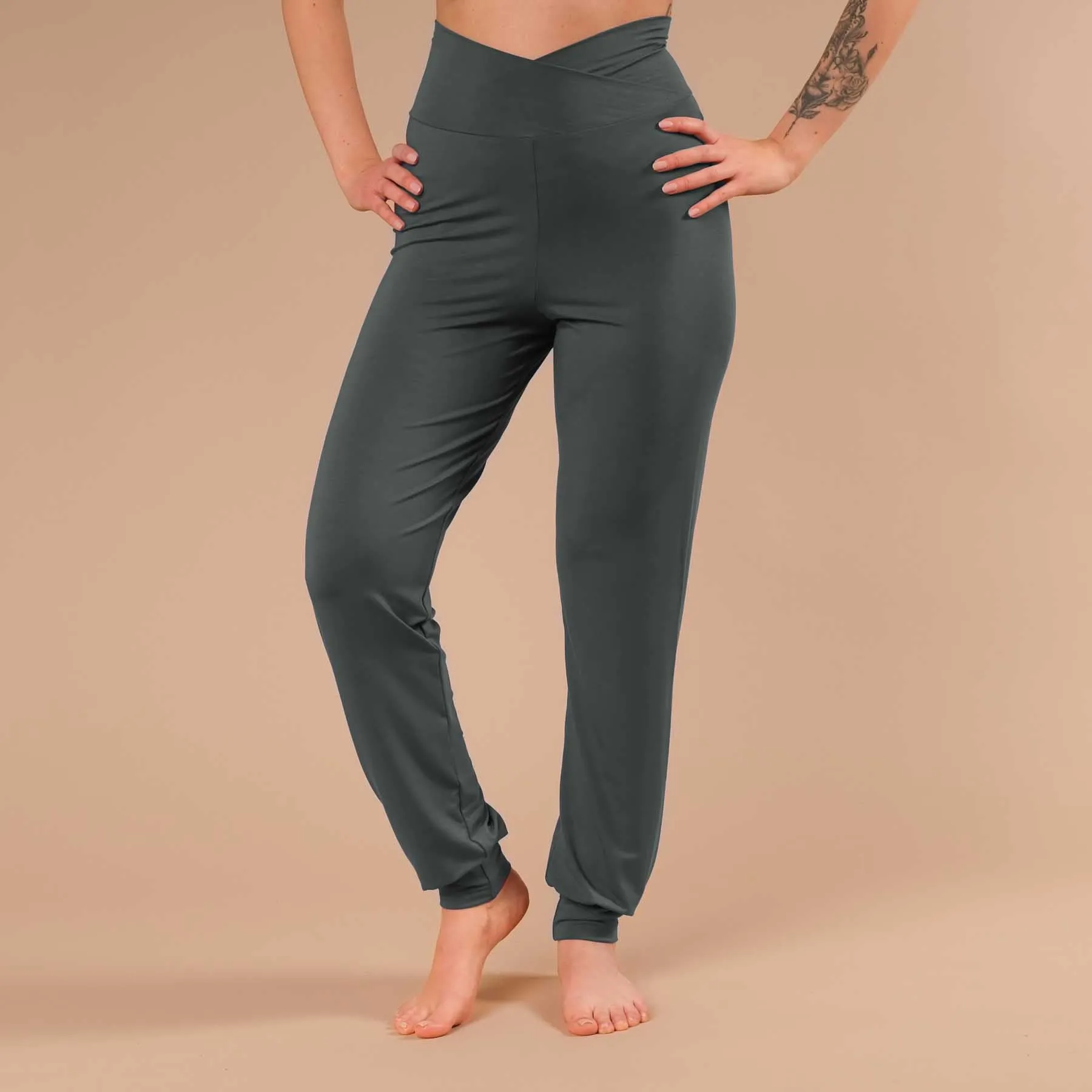Yoga Hose Viki